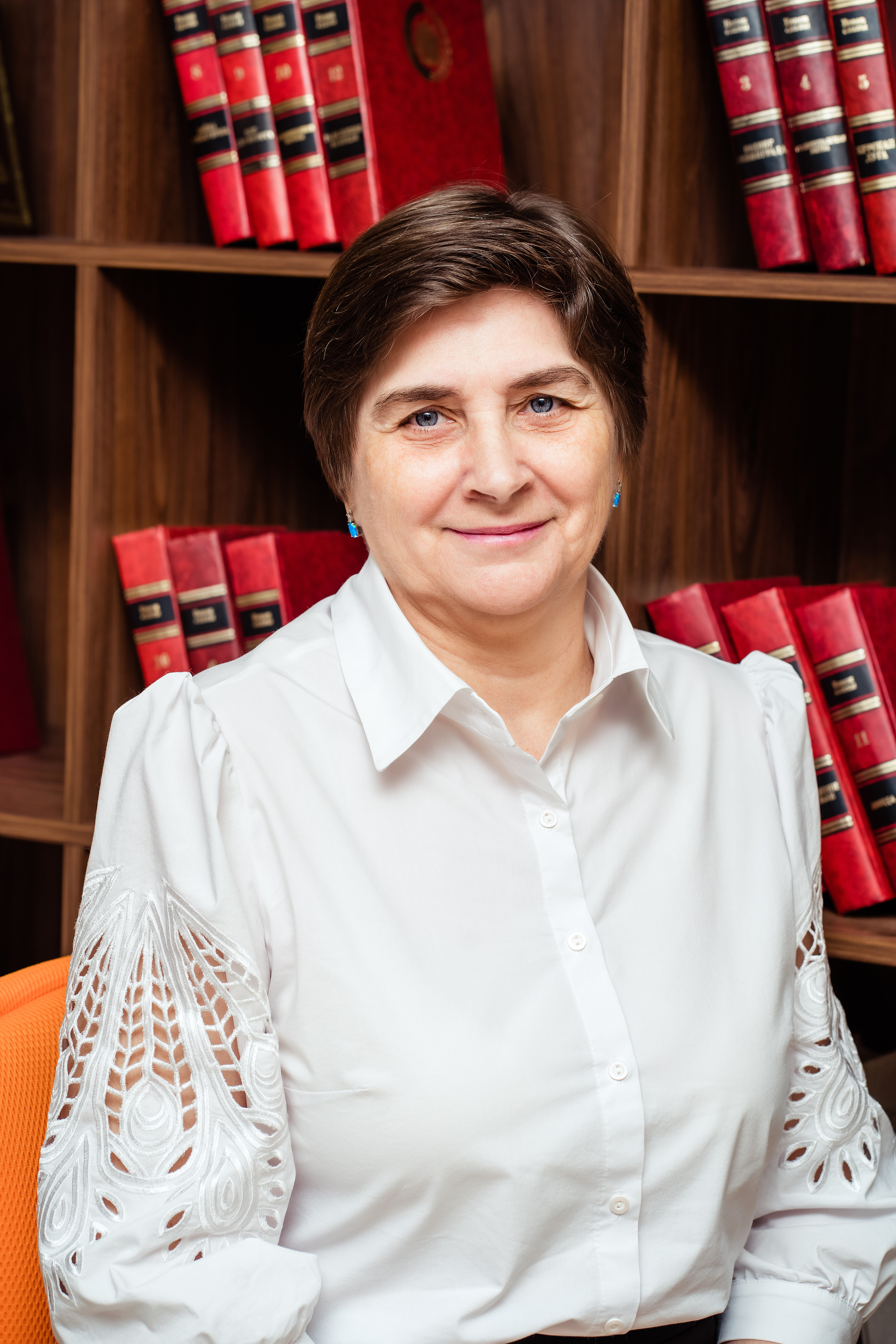 Бутнарь Лариса Владимировна.